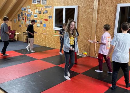 Kind beim Konzentrations Training mit body‘n brain in Wetzikon Umgebung